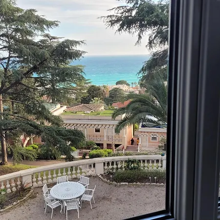 Apartmán 3p Dans Maison Bourgeoise - 6 Personnes - Vue - Parking