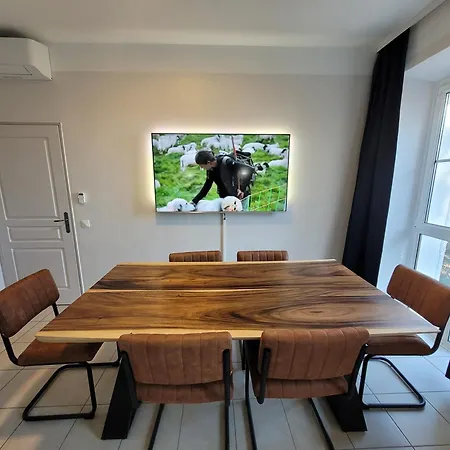 3p Dans Maison Bourgeoise - 6 Personnes - Vue - Parking Apartmán